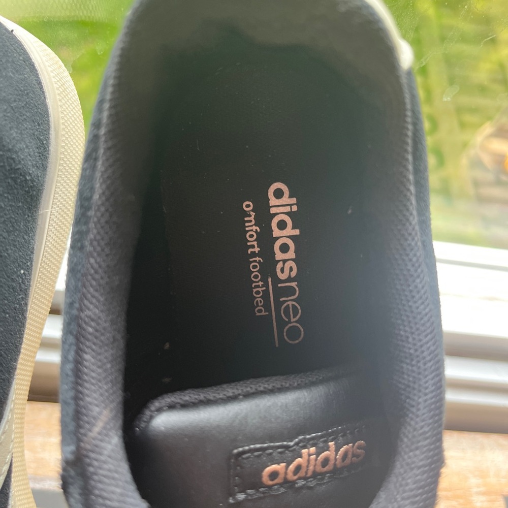 Adidas Black and Cream Sneakers Sleek Design - Picture 5 of 6